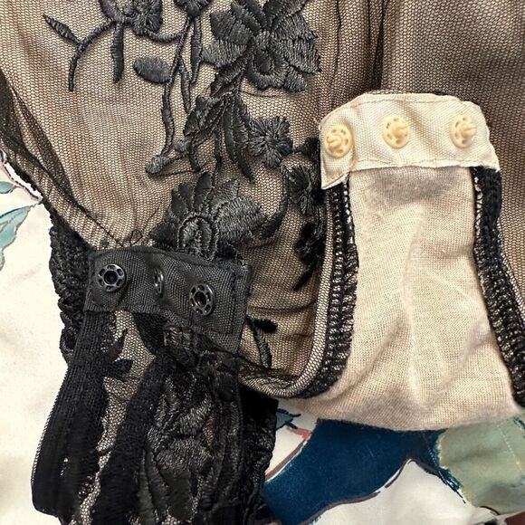 Luxxel Embroidered Lace Floral Sheer V-Neck Halter Bodysuit Nude Liner Large - Picture 4 of 5